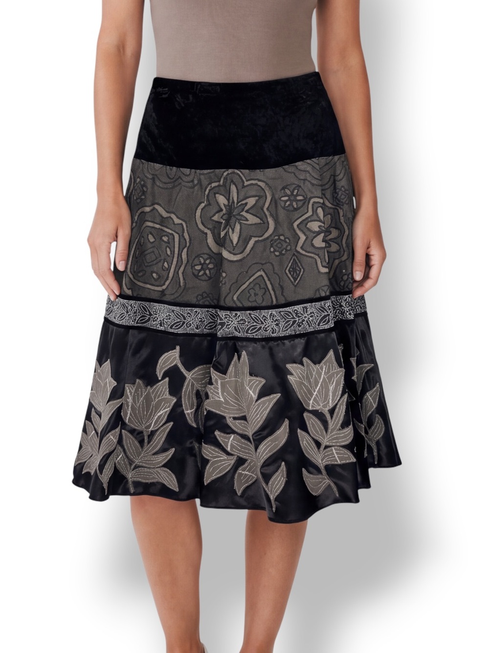 Basil & Maude Size 8 Black Floral Embroidered Midi Skirt Velvet Y2K